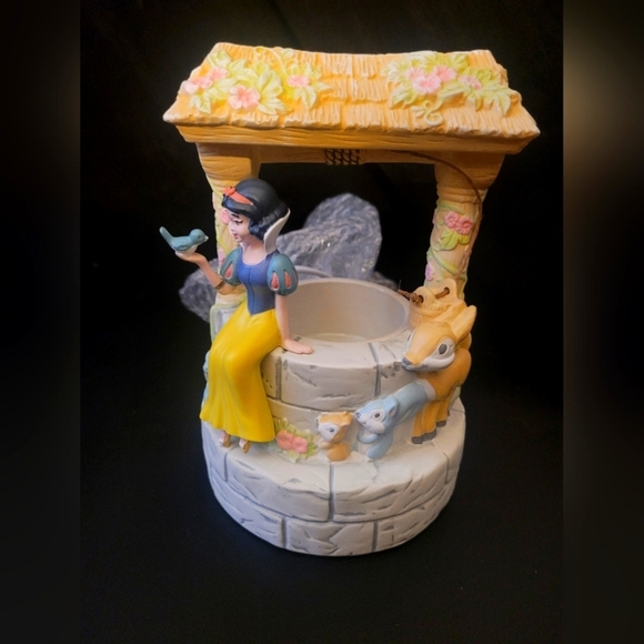 Scentsy Other - Scentsy Snow White Wax Warmer - Multicolor